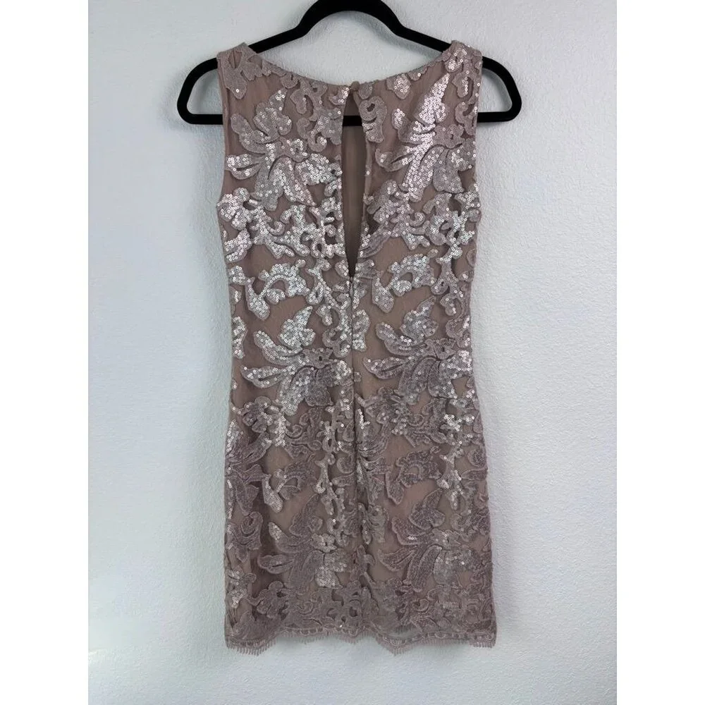 Dress the population women's small beige lace overlay fitted mini party dress - Picture 3 of 9